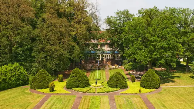 Aire fresco en los bosques de Gelderland durante tu estancia en una finca historica desde noches