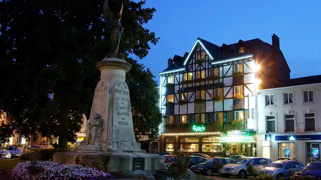 Estancia en un hotel histórico en Spa