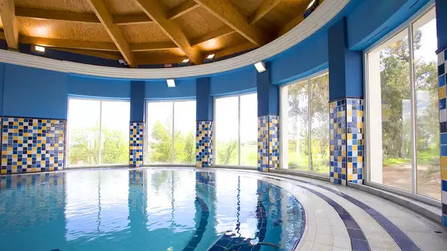 Relax total en un exclusivo balneario con acceso diario al circuito termal