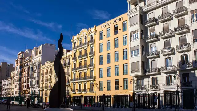 Escápate a Valencia con el desayuno incluido y a 5 minutos del Ayuntamiento