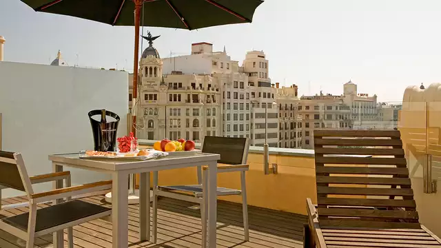 Escápate a Valencia con el desayuno incluido y a 5 minutos del Ayuntamiento