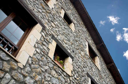 Romantiek met cava in een Cantabrische herberg