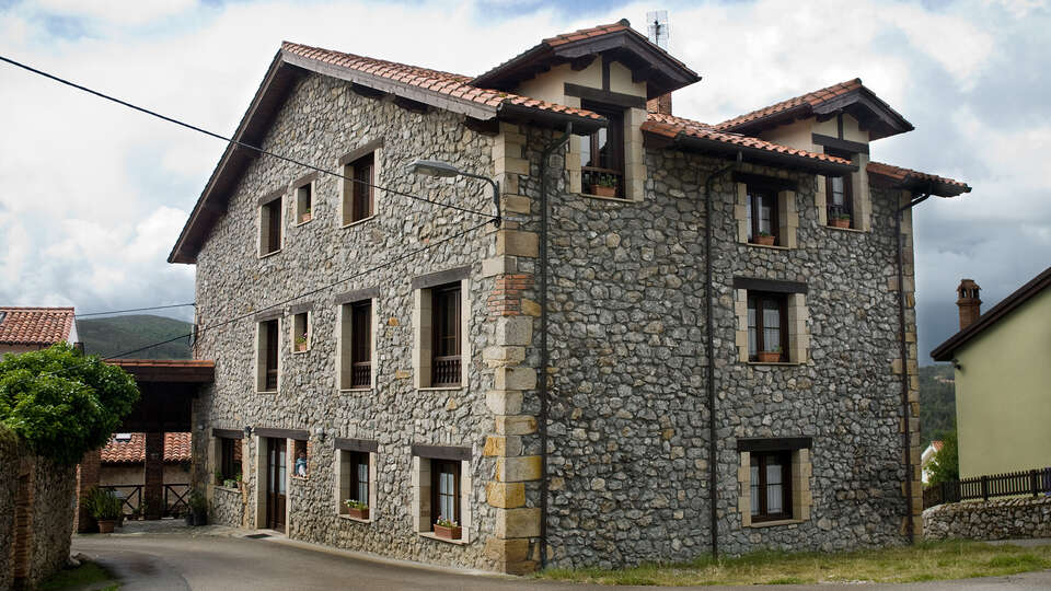 Romantiek met cava in een Cantabrische herberg