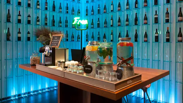 Disfruta del Paseo de Gracia con desayuno y una botella de cava de obsequio (desde 2 noches)