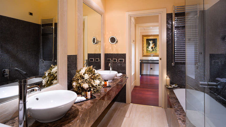 Grand Hotel Palazzo - MGallery - EDIT_jsbath.jpg