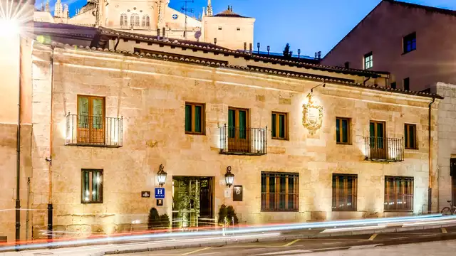 Romanticismo en pleno centro de Salamanca con hidromasaje privado en habitación, vino y spa