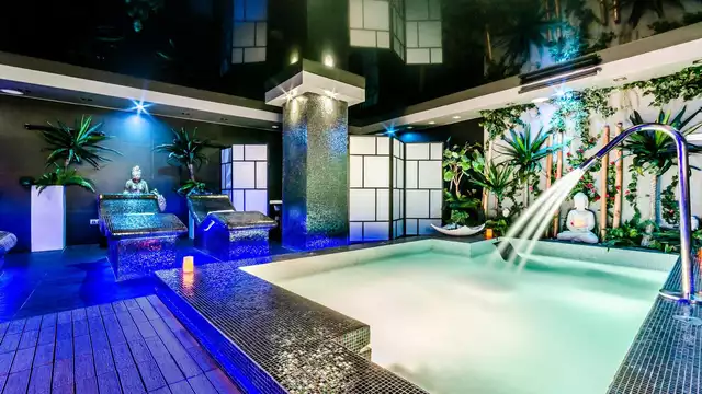 Romanticismo en pleno centro de Salamanca con hidromasaje privado en habitación, vino y spa