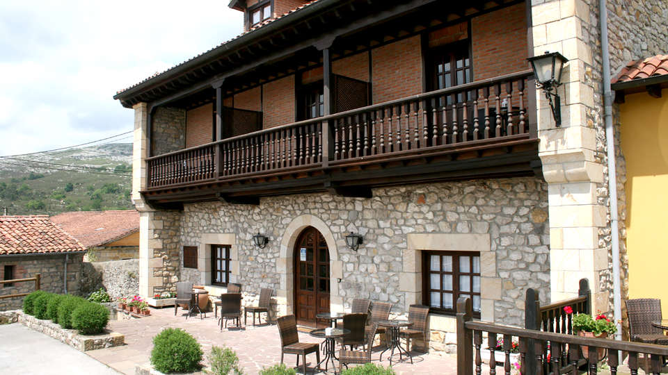 Posada La Busta - Edit_front4.jpg