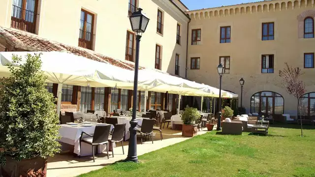 Disfruta de tu escapada con desayuno en Segovia