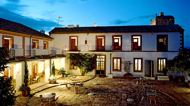 Escapada Romántica con copa de cava y bombones en un antiguo molino de Córdoba