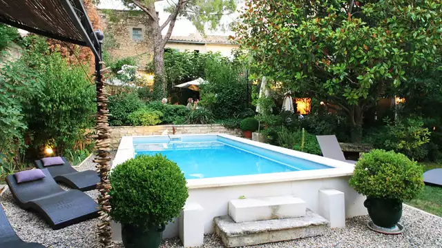 Fin de semana con encanto con jacuzzi privado entre Arles y Les Baux-de-Provence