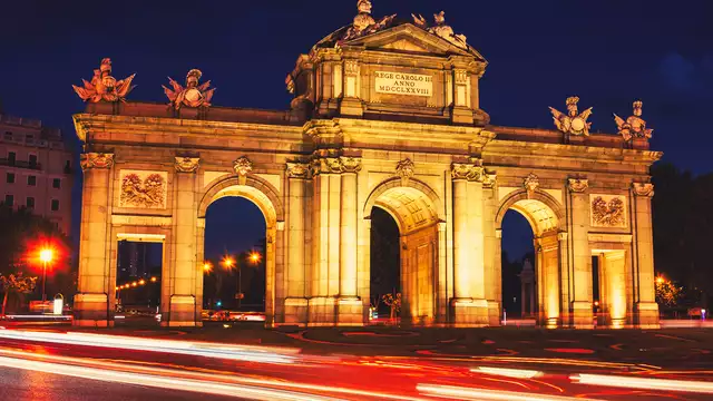 Disfrute de los rincones de Madrid con entradas al Palacio Real