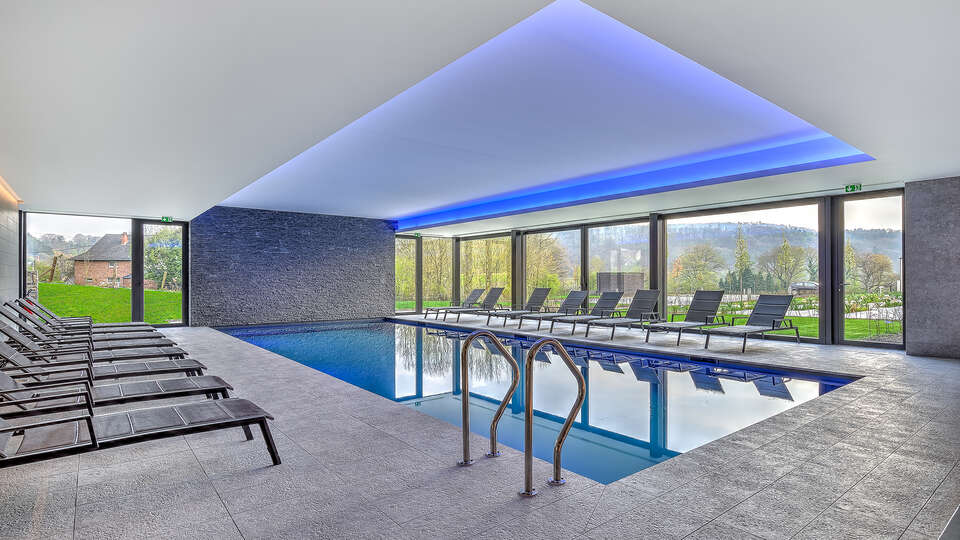R hotel experiences