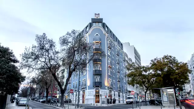 Escapada con desayuno en el centro de Lisboa con Paseo en velero de lujo