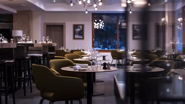 Vista majestuosa y cena gastronómica en el corazón del Jura