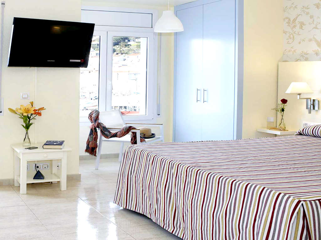 Profitez d'une escapade romantique en couple sur la Costa Brava - 3* - 4