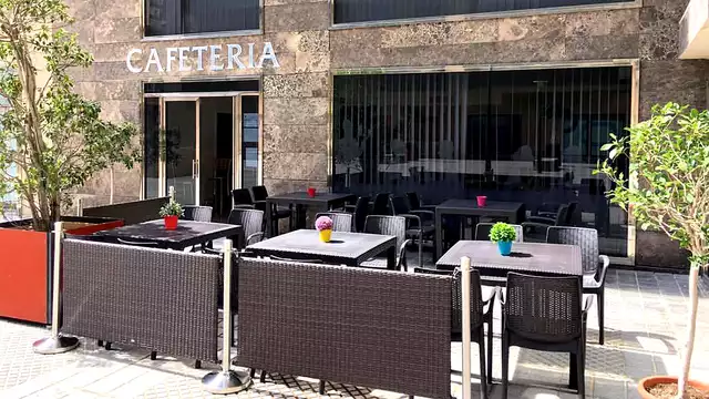 Escapade romantique avec une coupe de cava dans un spa prive et un massage de minutes a Cadix