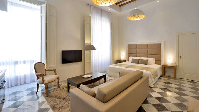 Escápate en pleno casco antiguo de la ciudad más antigua de Occidente