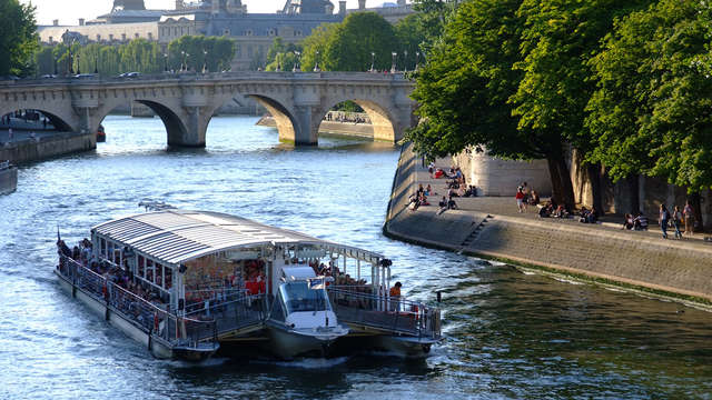 Descubre el corazón de París durante un crucero en "Bateaux-Mouches"