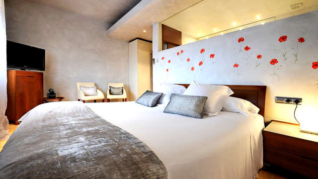 Desconecta en pareja en un entorno de naturaleza con excursión a caballo en Calders