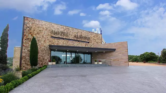 Descubre la Gastronomia del Emporda con cena incluida y parking en hotel