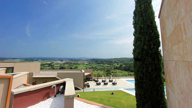 Descubre la Gastronomia del Emporda con cena incluida y parking en hotel