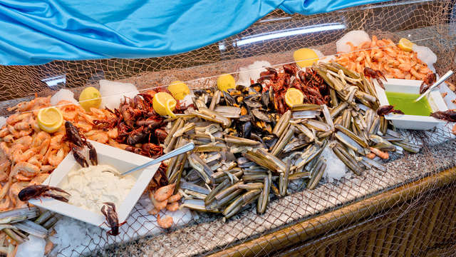 Disfruta de la pensión completa con tu hijo en Malgrat de Mar