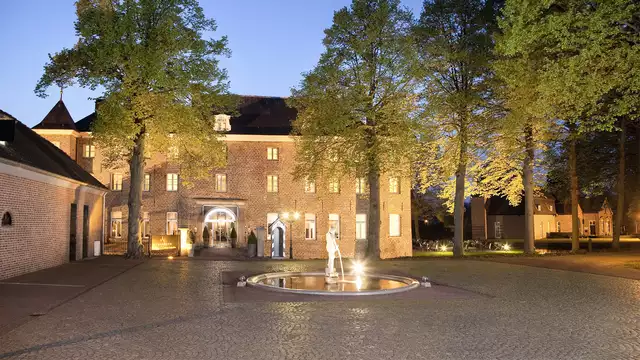 Kom tot rust in een middeleeuws kasteel nabij Venlo