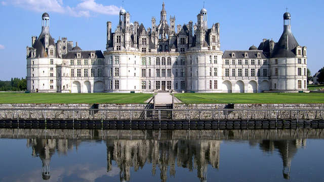 Cerca de Blois con entrada al castillo de Chambord