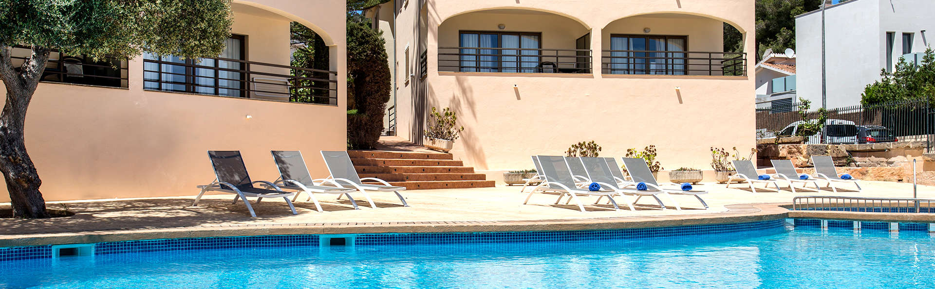 Som Far - Edit_Pool3.jpg