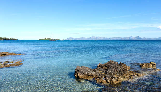 Desconecta en Mallorca en una junior suite a primera linea de playa