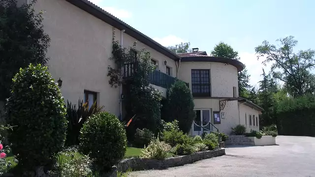 Week-end avec diner gastronomique a cote de Bordeaux