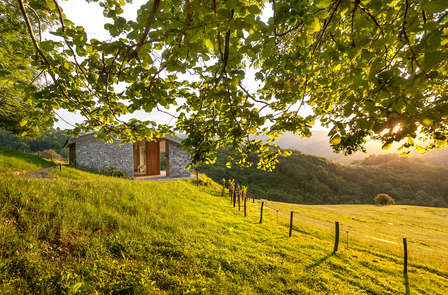 La nature et l’aire pure dans une cabane design
