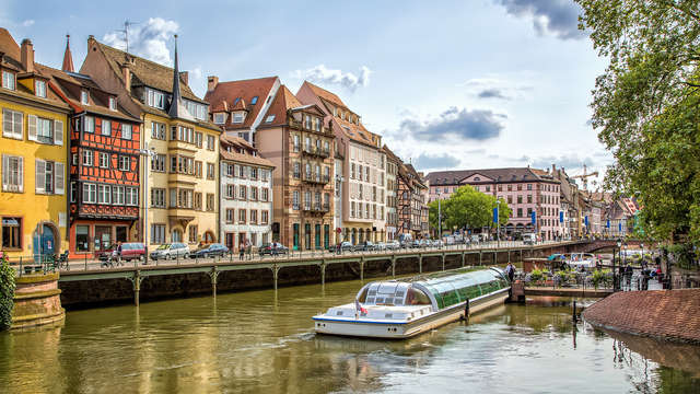 Week end Strasbourg avec Demi-bouteille de champagne à partir de 281€