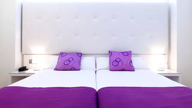 Disfruta en la Costa Blanca con desayuno y decoracion romantica