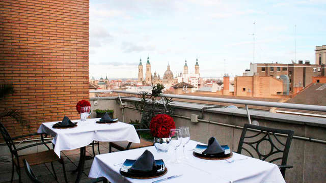 Escápate al pleno centro de Zaragoza con desayuno y cóctel en terraza con vistas a la basilica