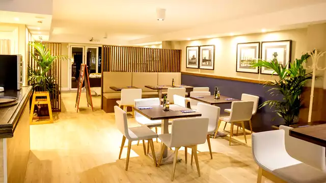 Disfruta de una fantástica escapada en Marbella con desayuno incluido