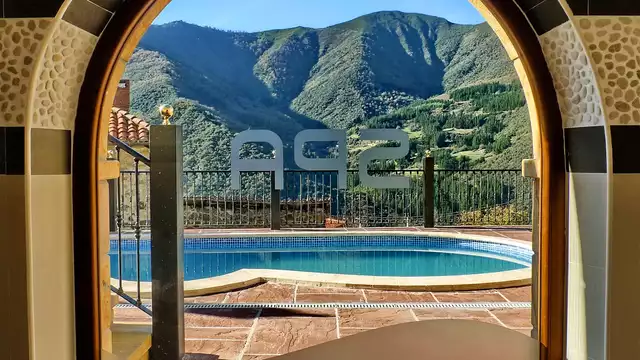 Escapada con Visita de Bodega y degustación con descuentos en el Balneario de la Hermida