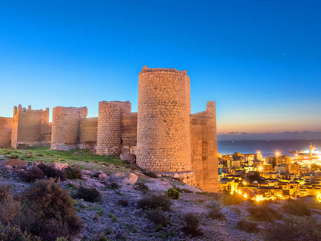 Escapade gastronomique dans le centre d'Almeria avec un menu de dégustation et plus encore - 4* - 18