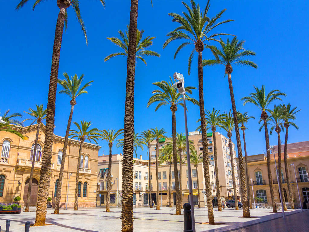 Escapade gastronomique dans le centre d'Almeria avec un menu de dégustation et plus encore - 4* - 16