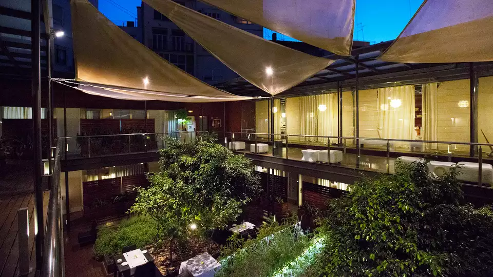 Valencia de lujo con cena gastronomica spa y masaje en un exclusivo hotel en pleno centro