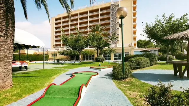 Vacances familiales sur la Costa Brava en demi-pension