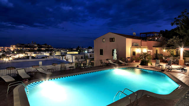 Un verano perfecto en las islas Eolias en una villa del s. XIX