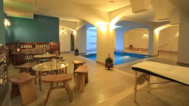 Escapada relax con acceso a los baños árabes y botella de cava en Priego de Córdoba