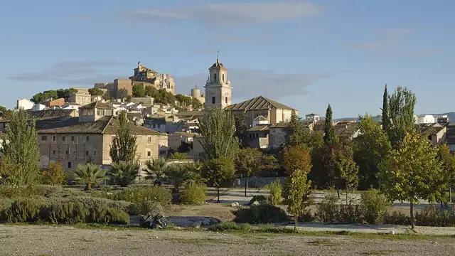 Découvrez Calasparra avec demi-pension et vues sur le lac
