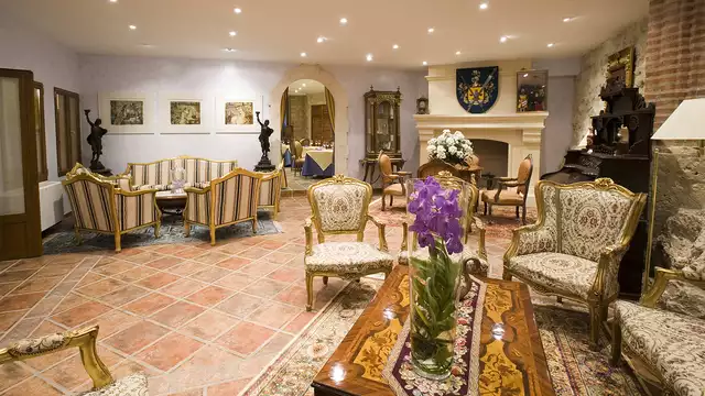 Desayuna en un castillo que domina el valle del Duero