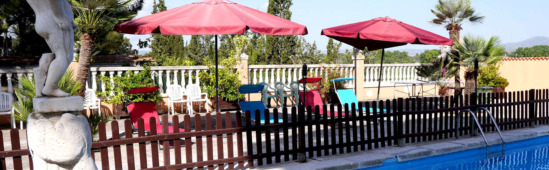 Hotel restaurant El Bosc - Edit_Pool.jpg