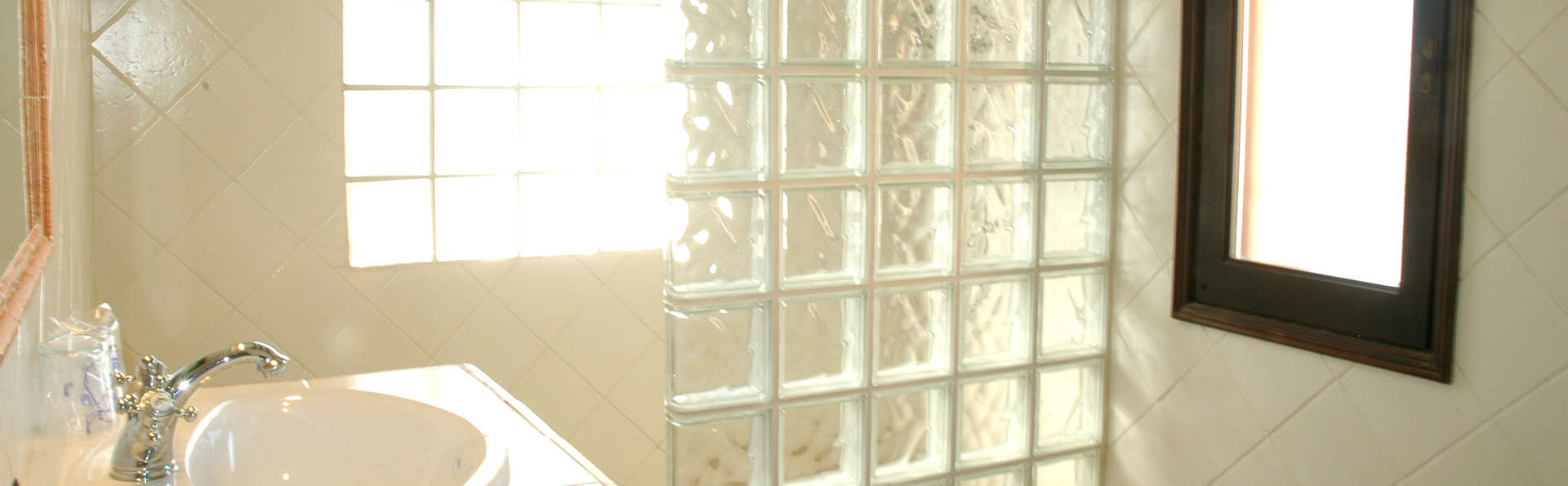 Hotel restaurant El Bosc - Edit_Bathroom.jpg