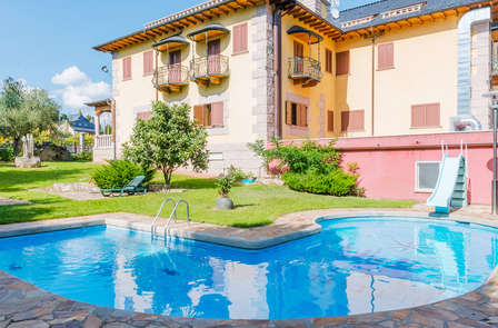 Escapada romántica en Ourense: botella de cava , bombones y late check out