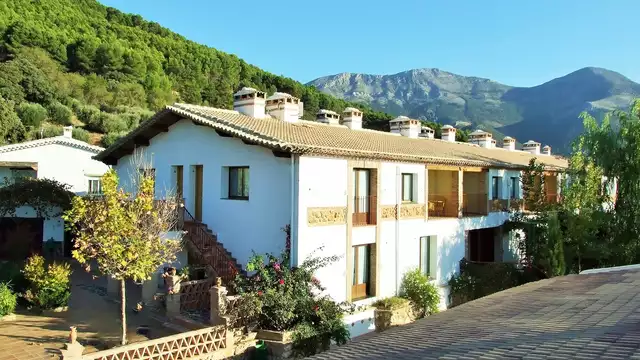Cava en typisch diner in Sierra Mágina (vanaf 2 nachten)